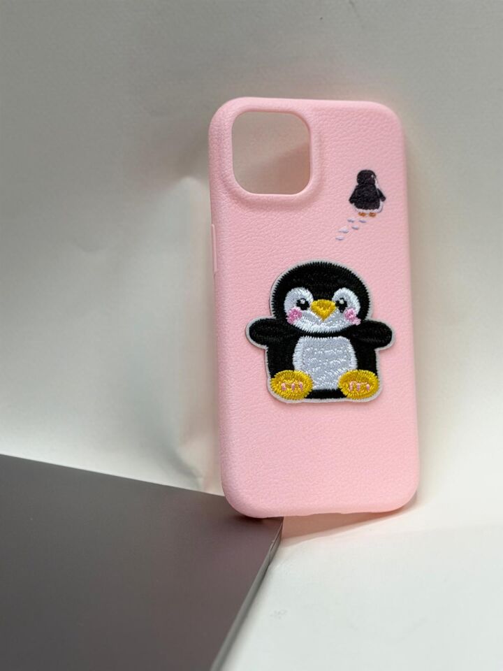 iPhone 15 Candy Case - İçi Kadife Pastel Renkli Yumuşak Silikon Kılıf pembe penguen