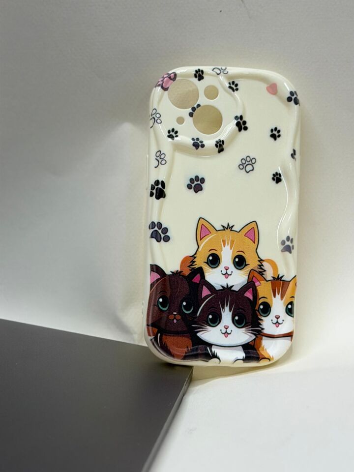 iPhone 15 Bahar Esintisi Serisi Çiçek Desenli Kılıf