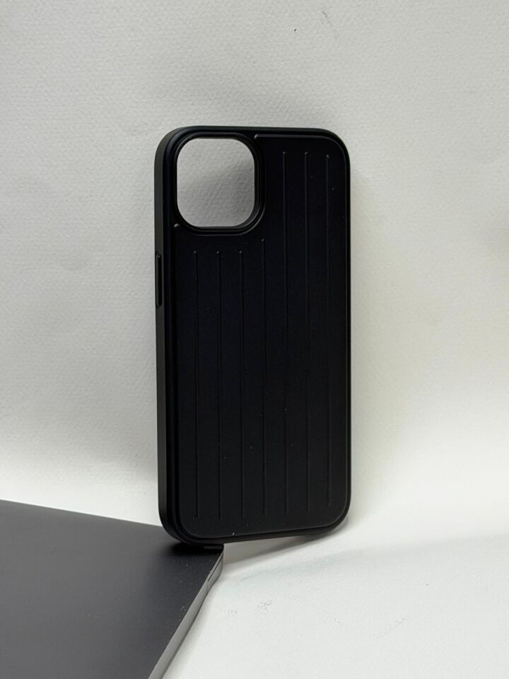 iPhone 13 Uyumlu Valiz Desenli Premium Arka Kapak – Rimowa Tasarım Siyah