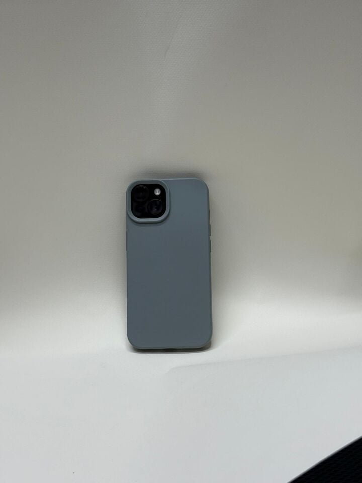 iPhone 15 Uyumlu İçi Kadife Lansman Silikon Kılıf – Kamera Korumalı