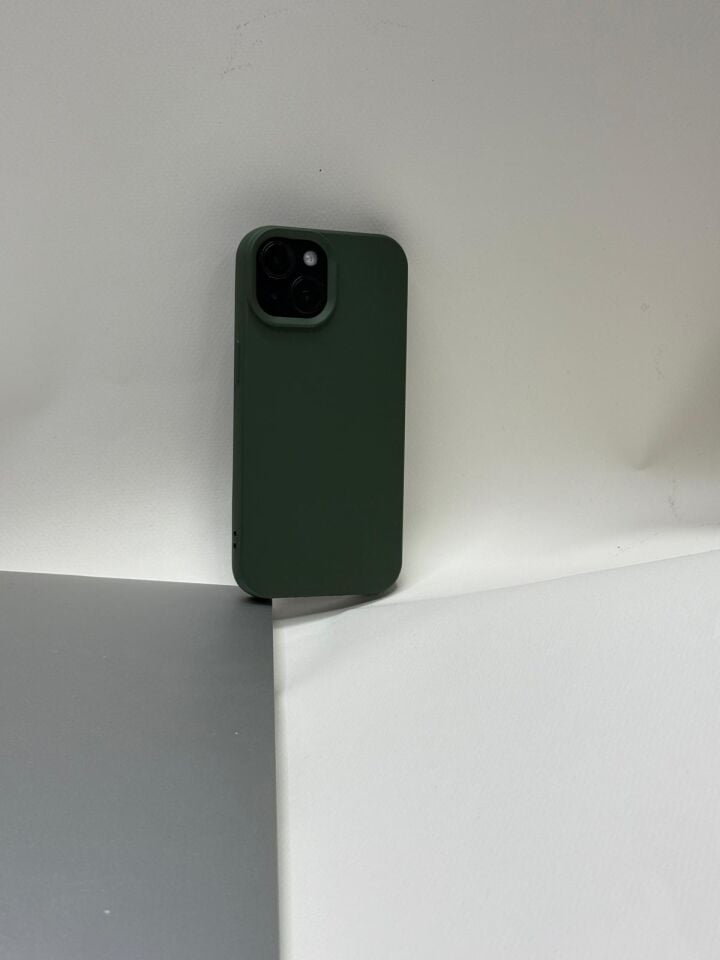 iPhone 15 Uyumlu İçi Kadife Lansman Silikon Kılıf – Kamera Korumalı