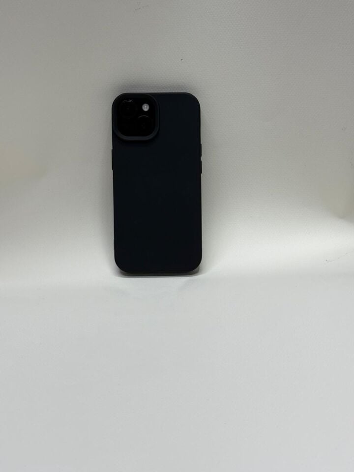 iPhone 15 Uyumlu İçi Kadife Lansman Silikon Kılıf – Kamera Korumalı Siyah