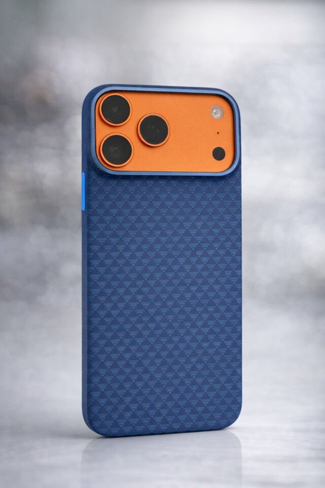 iPhone 17 Pro Max Premium Karbon Fiber Desenli İnce Tasarım Darbe Emici Telefon Kılıfı Lacivert Karbon