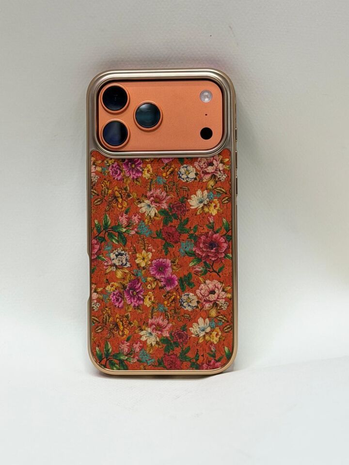 iPhone 17 Pro Max Tuval Kılıf - Egzotik Lotus Desenli Sanatsal Koruyucu
