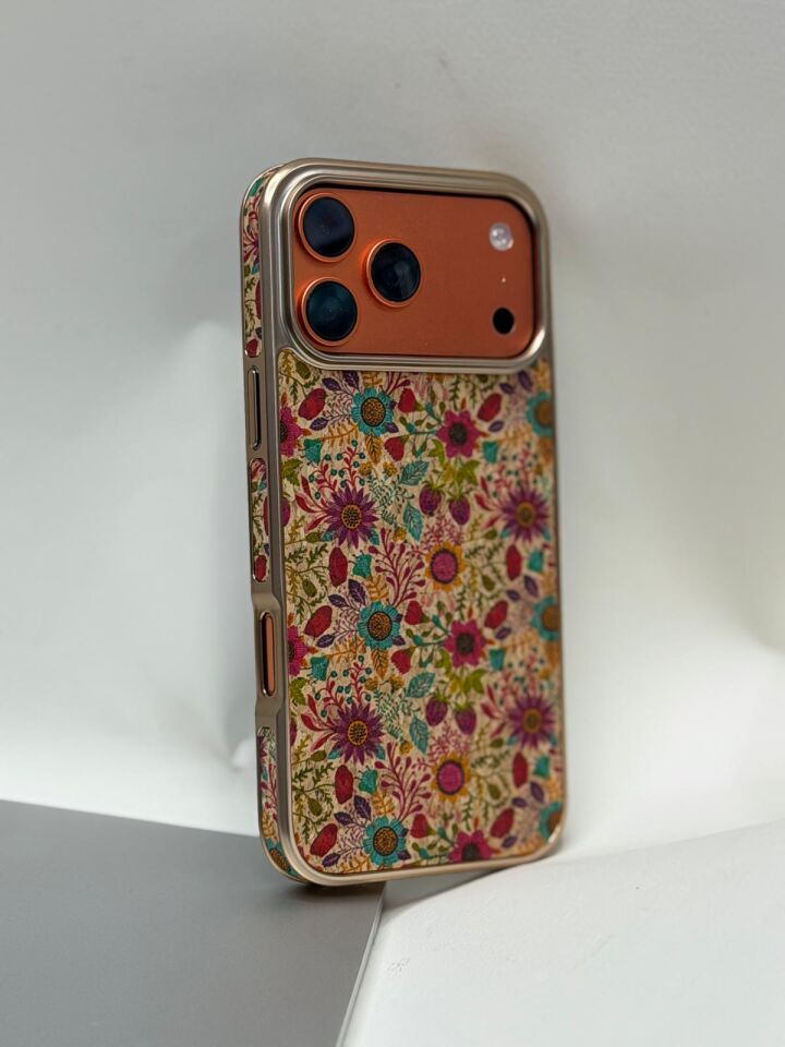 iPhone 17 Pro Max Tuval Kılıf - Egzotik Lotus Desenli Sanatsal Koruyucu
