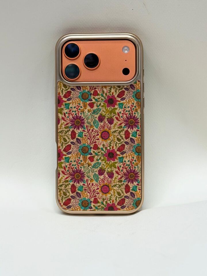 iPhone 17 Pro Max Tuval Kılıf - Egzotik Lotus Desenli Sanatsal Koruyucu
