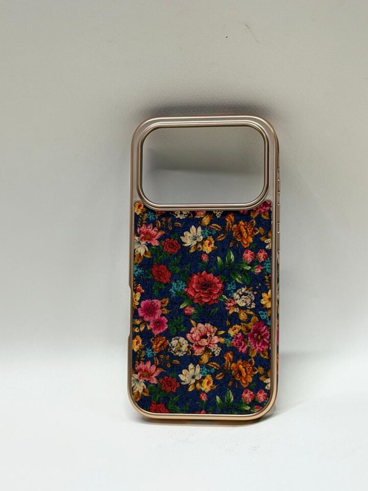 iPhone 17 Pro Tuval Kılıf - Egzotik Lotus Desenli Sanatsal Koruyucu