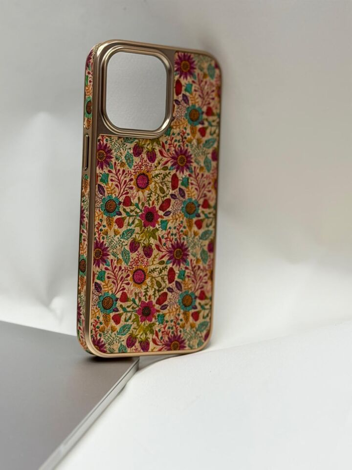 iPhone 15 Pro Max Tuval Kılıf - Egzotik Lotus Desenli Sanatsal Koruyucu