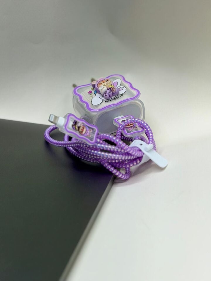 iPhone Uyumlu Sweety Sevimli Figürlü Şarj Başlığı ve Kablo Koruyucu Set