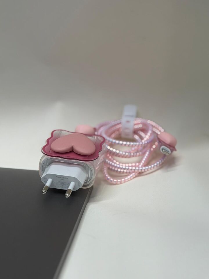 iPhone Uyumlu Sweety Sevimli Figürlü Şarj Başlığı ve Kablo Koruyucu Set Pembe 2