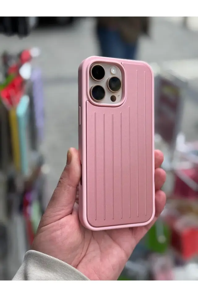 iPhone 16 Pro Max İle Uyumlu Valiz Tasarımlı Darbe Emici Lansman Kılıf
