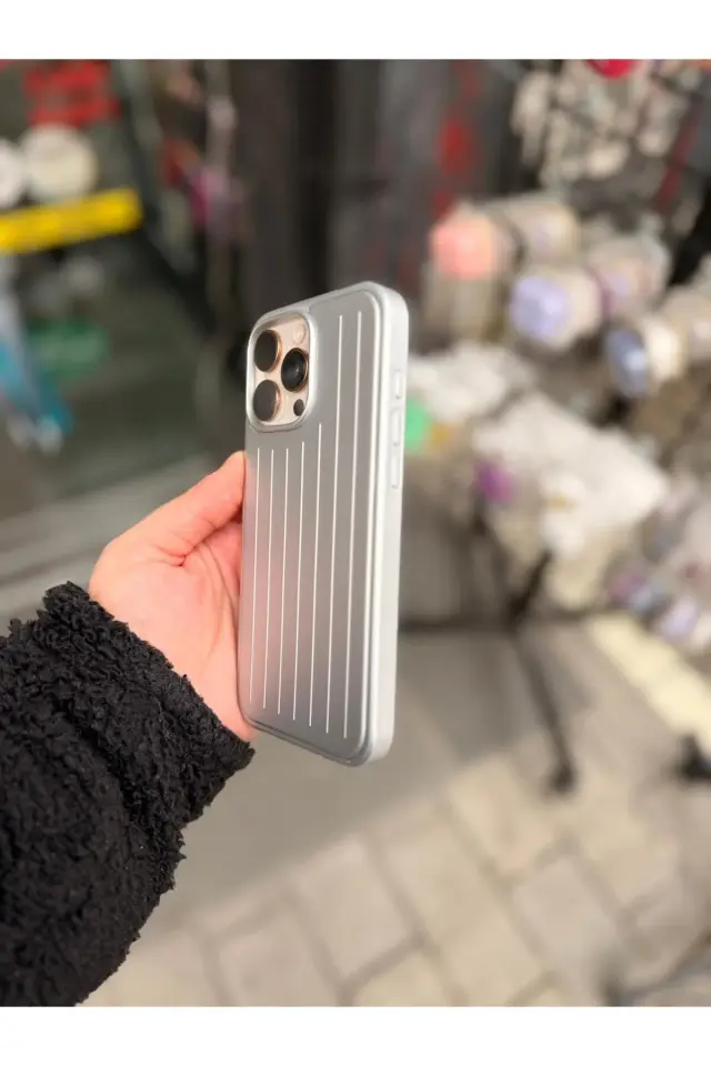 iPhone 16 Pro Max İle Uyumlu Valiz Tasarımlı Darbe Emici Lansman Kılıf Gri