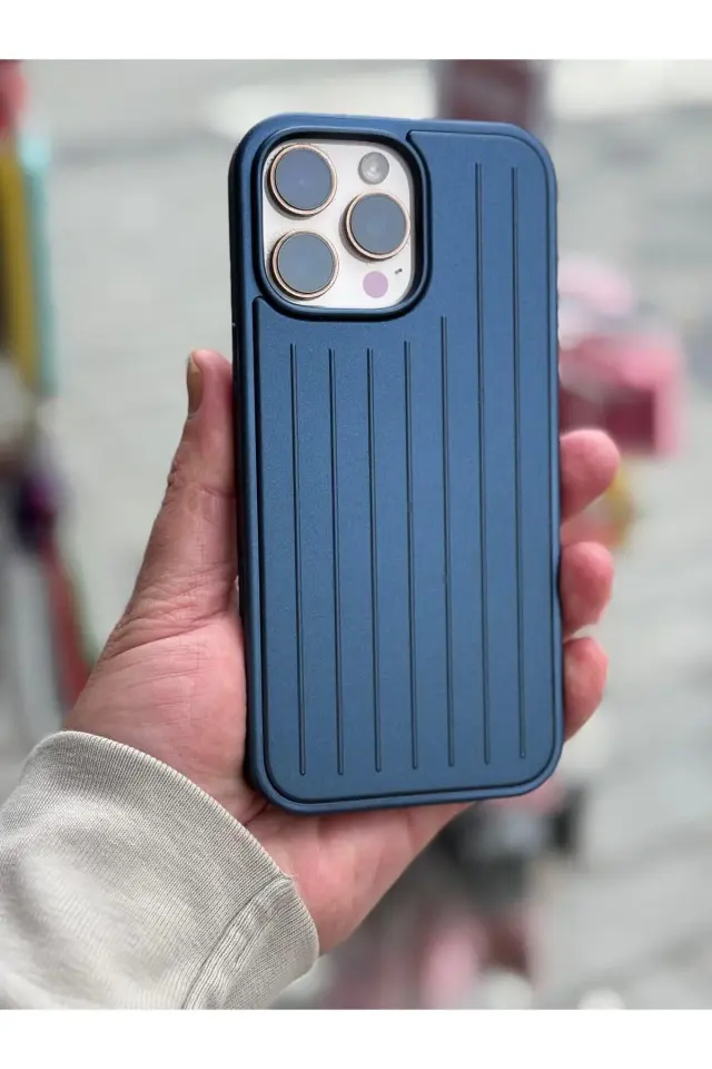 iPhone 16 Pro Max İle Uyumlu Valiz Tasarımlı Darbe Emici Lansman Kılıf Lacivert