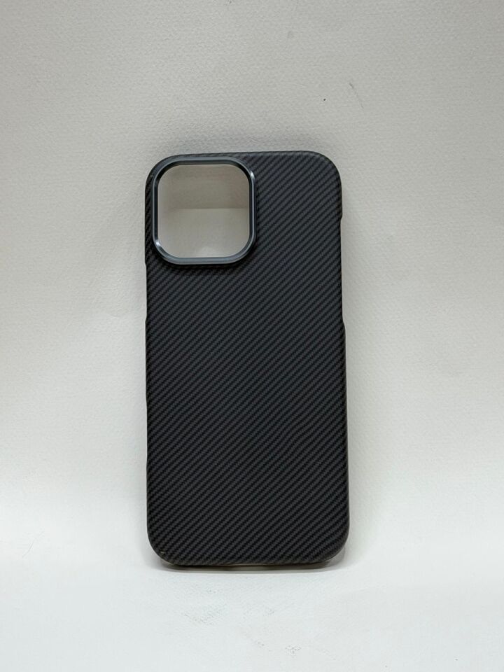 iPhone 16 Pro Max Uyumlu Karbon Fiber Desenli Ultra İnce Lansman Kılıf